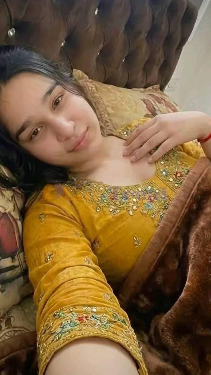 Hot and sexy model available collage girl 