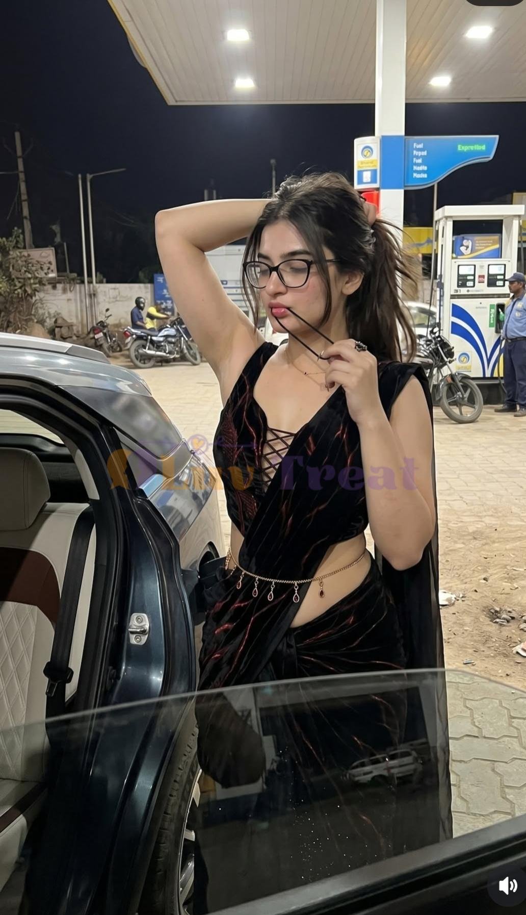 Srinagar hot and college girl full satisfaction